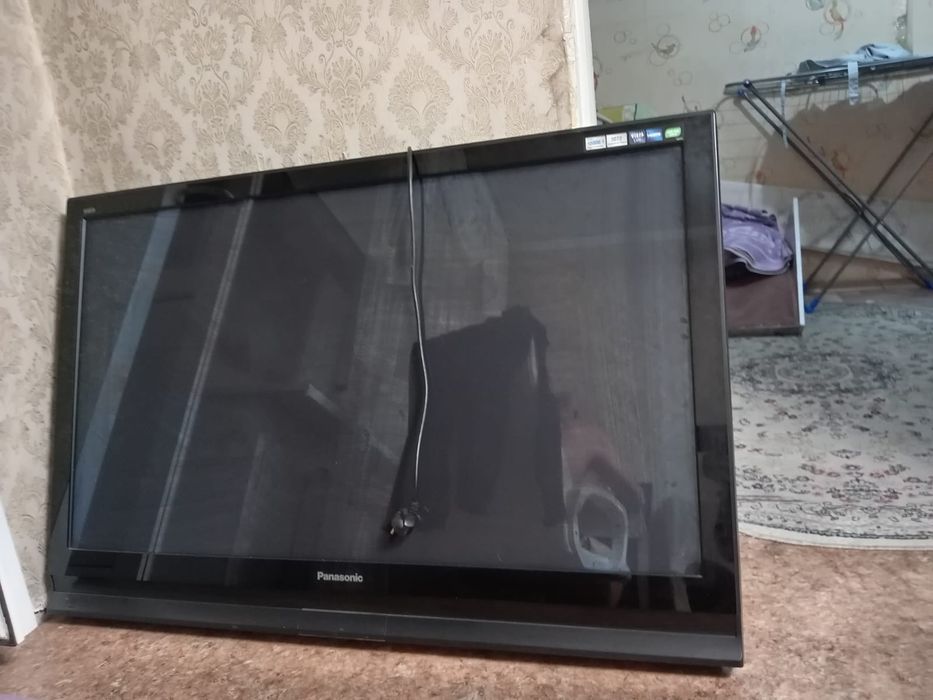 Телевизор настенный