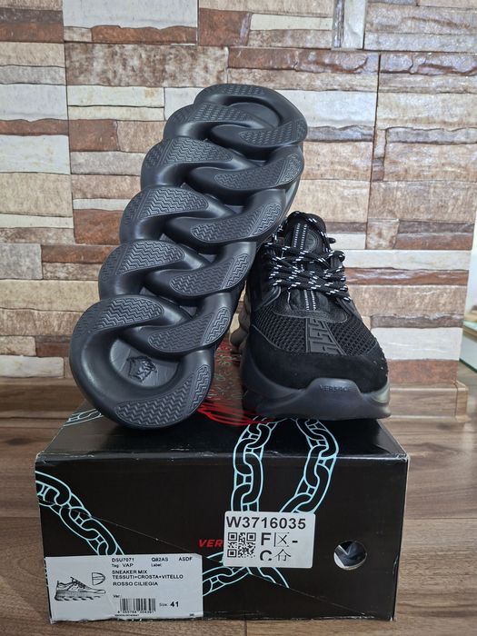 Versace chain reaction