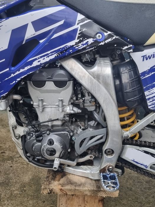 Vând cross yamaha