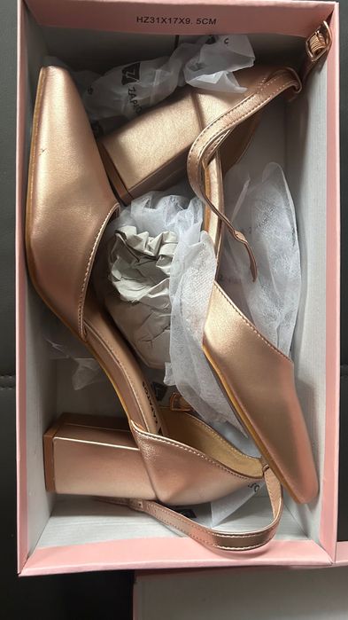 vand pantofi cu toc mediu