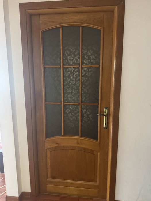 Usi din lemn masiv, stejar