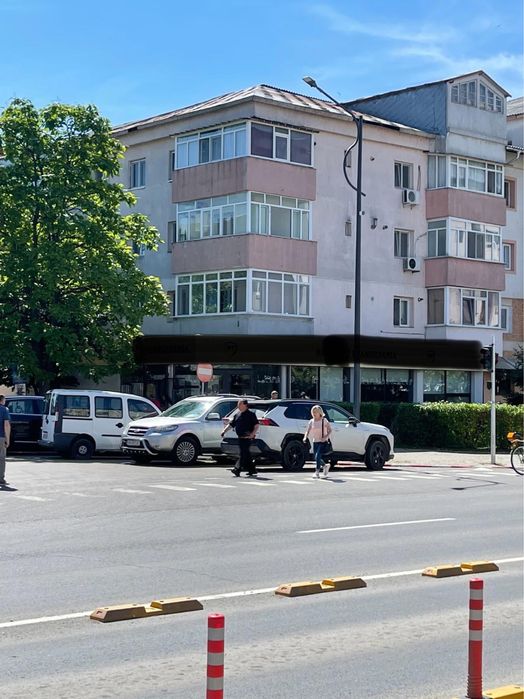 Spatiu comercial stradal