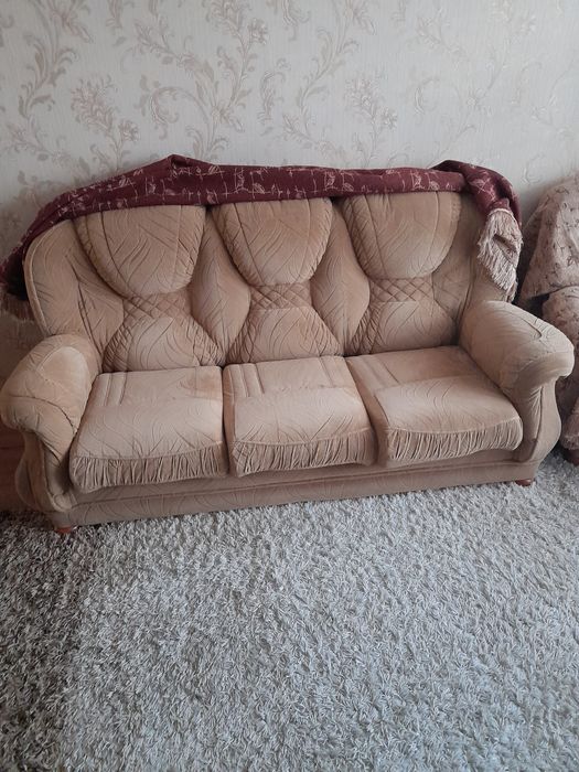 Продам диван и кресла