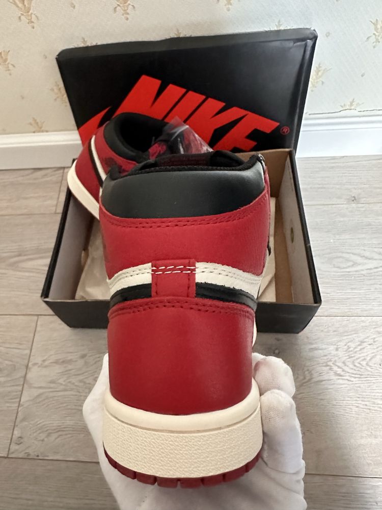 Nike Jordan 1 Retro High "Bred Toe"