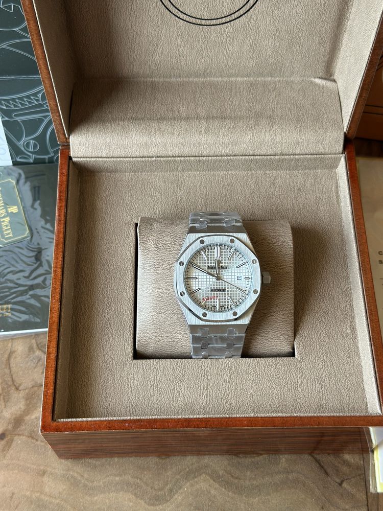 Audemars Piguet Royal Oak 41 mm White Dial