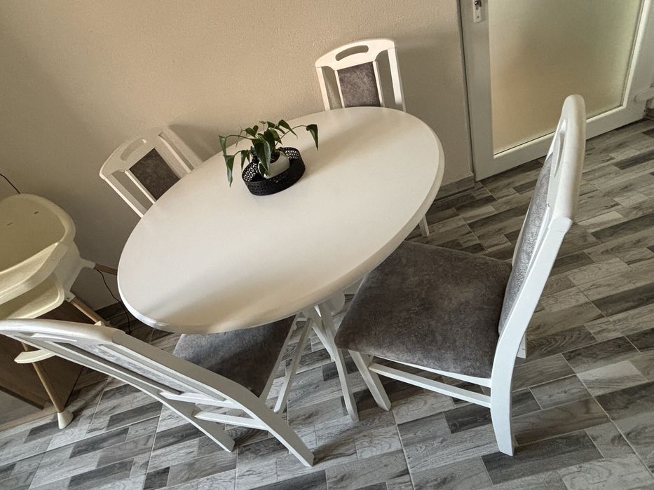 Masa bucatarie/sufragerie cu 4 scaunr