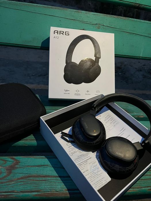 Продам наушники оригинальные