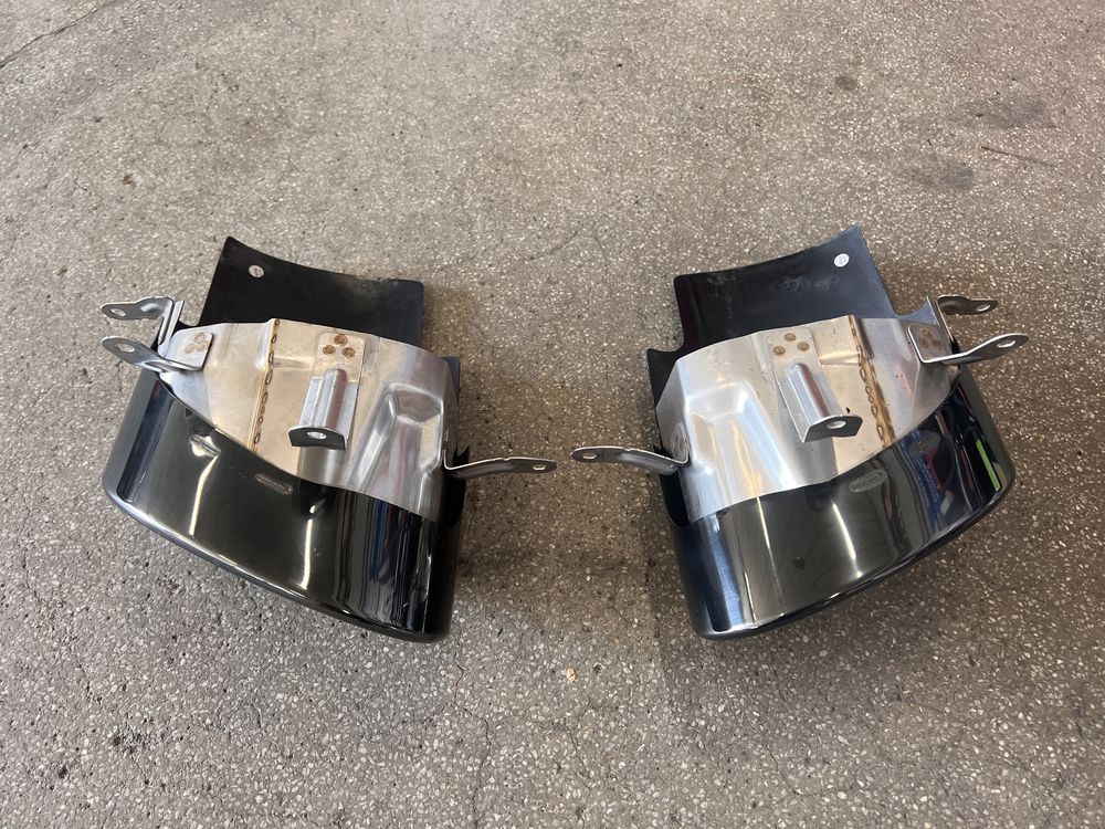Накрайници за ауспух Audi RSQ8 4M8253825D