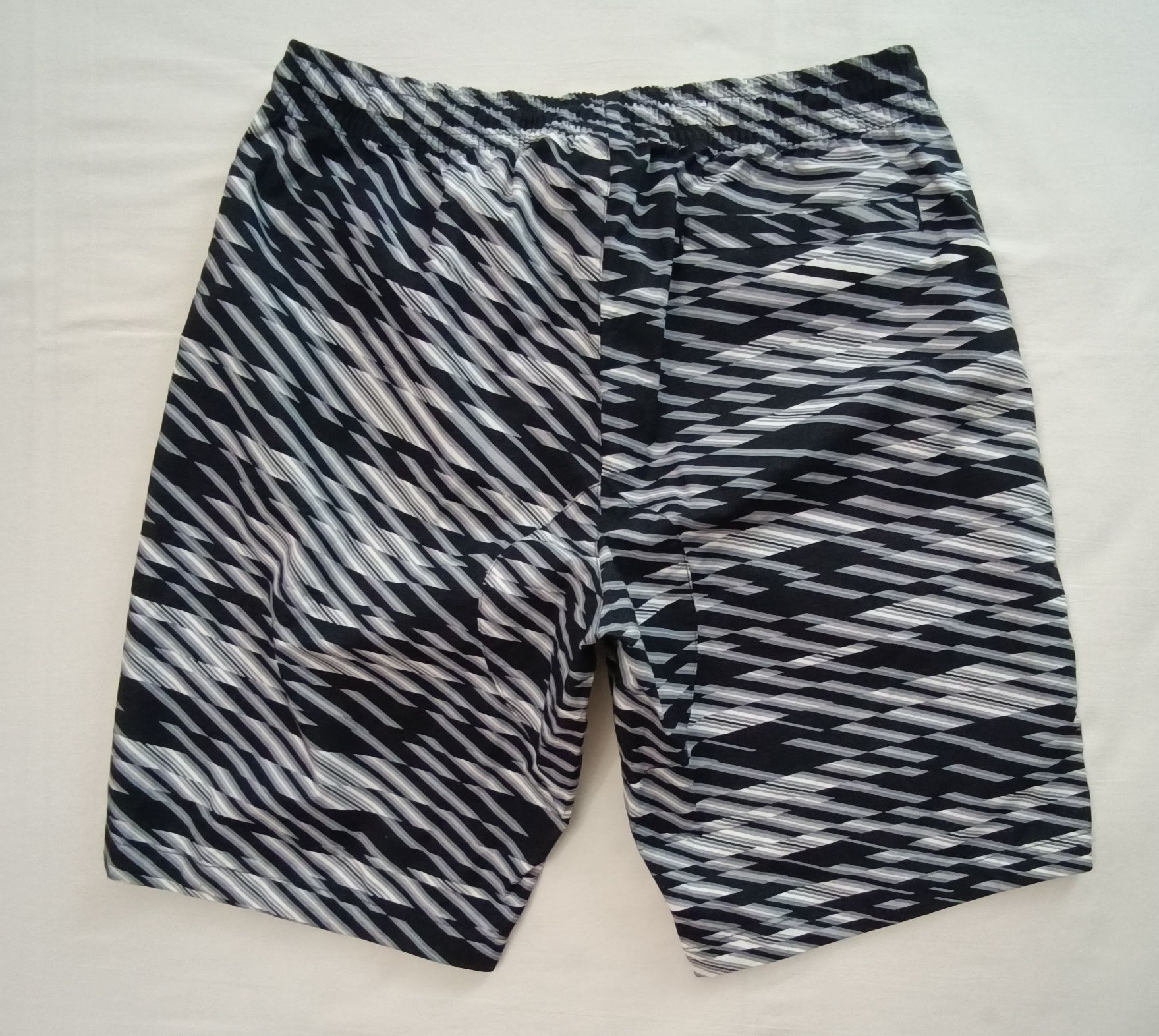 Nike Shorts оригинални гащета L Найк спорт шорти бански