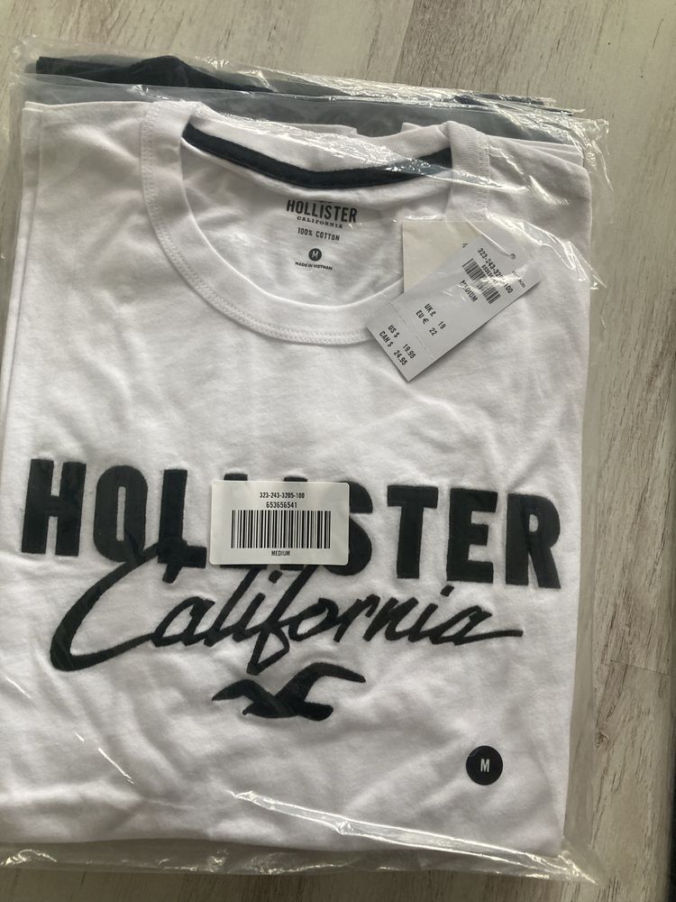 Hollister тениски от Сащ
