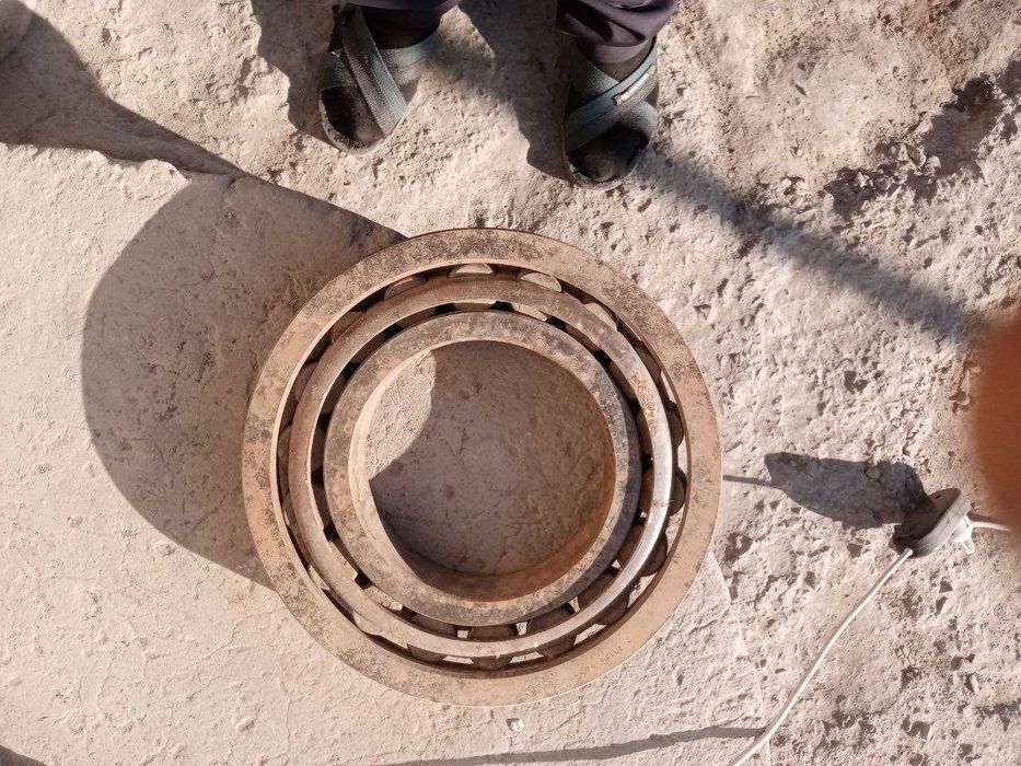 Продаётся подшипник 7244