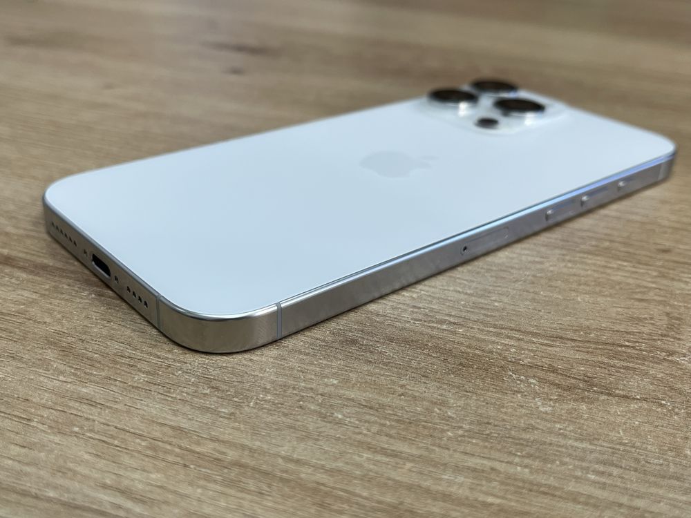 iPhone 16 Pro Max 512GB Перфектен Гаранция 16 Цикъла