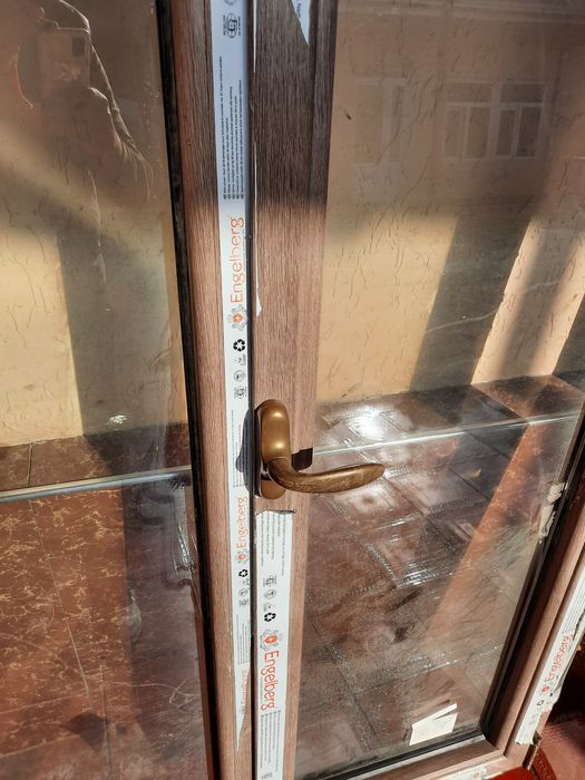 Окна Акфа Эщик Ром с падакойником .