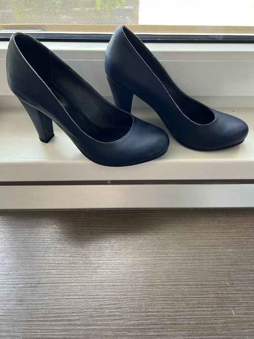 Pantofi din piele