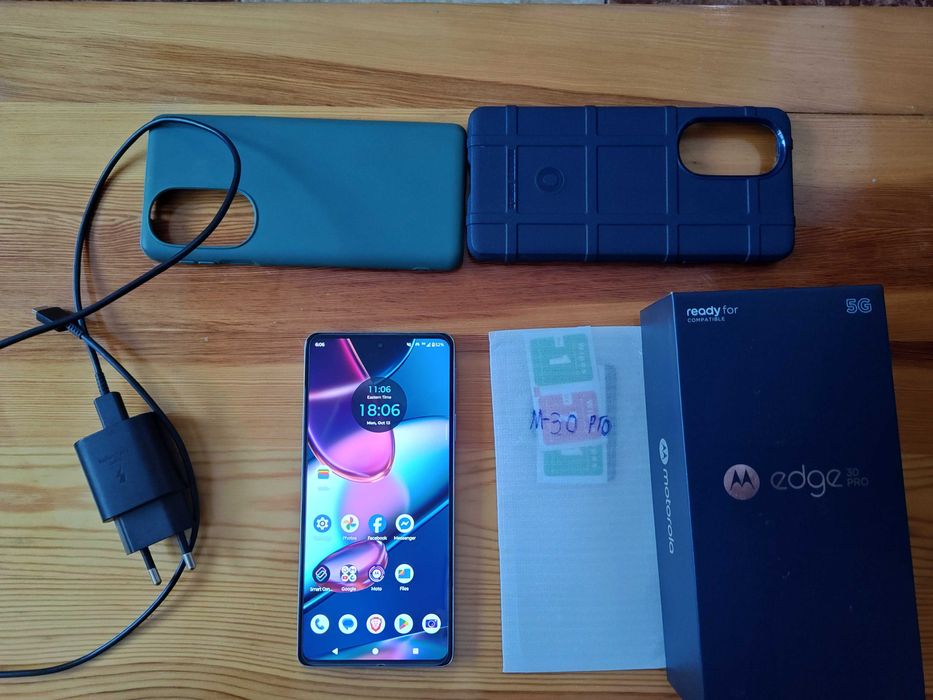 Motorola Edge 30 Pro | Snapdragon 8 Gen 1 | 256 GB ROM | 12+12 GB RAM