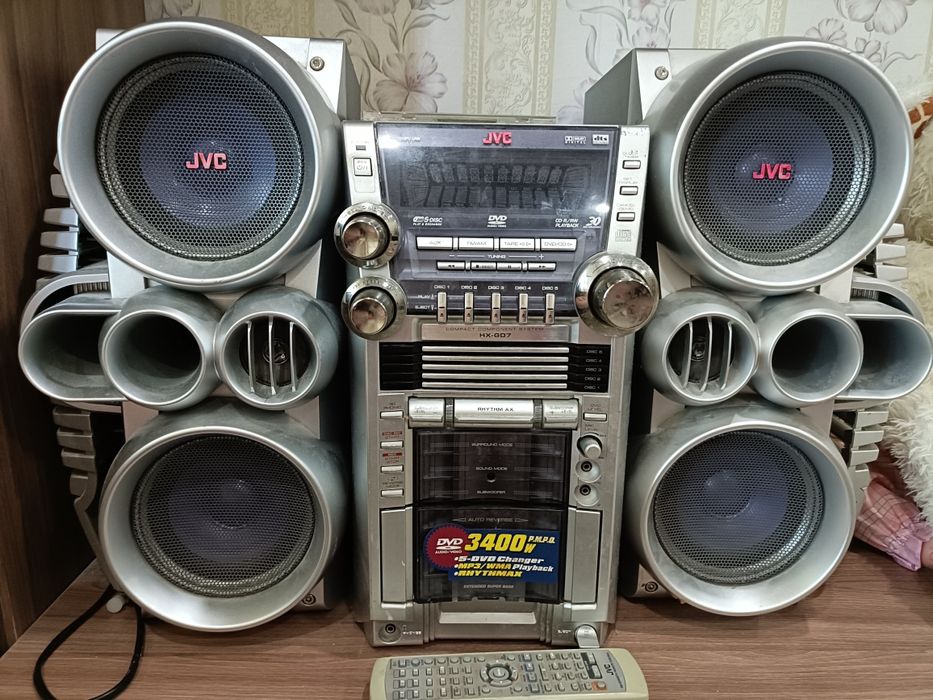 Продам музыкальный центр.