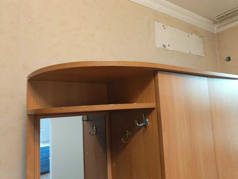 Продаётся б/у шкаф для прихожей