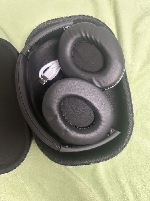 casti bose noi la cutia lor