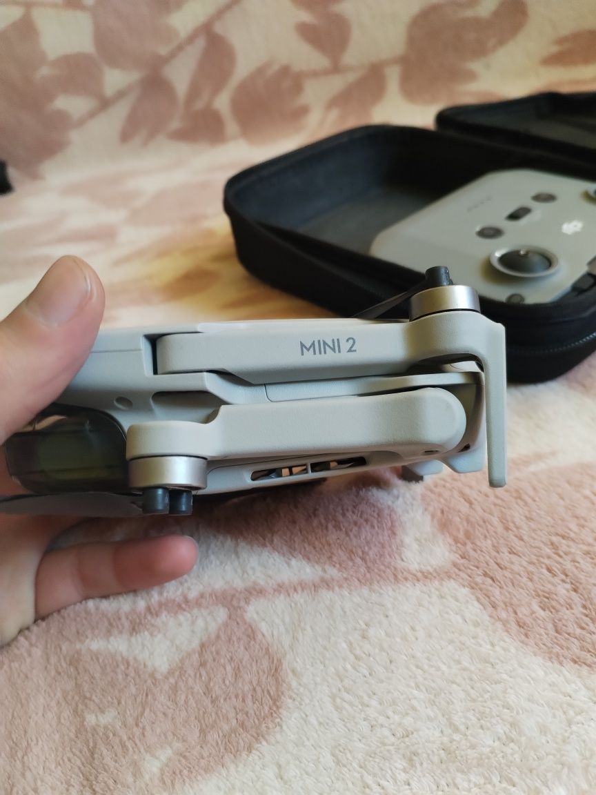 Drona Dji mini 2