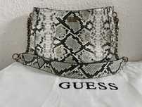 Guess чанта оригинална