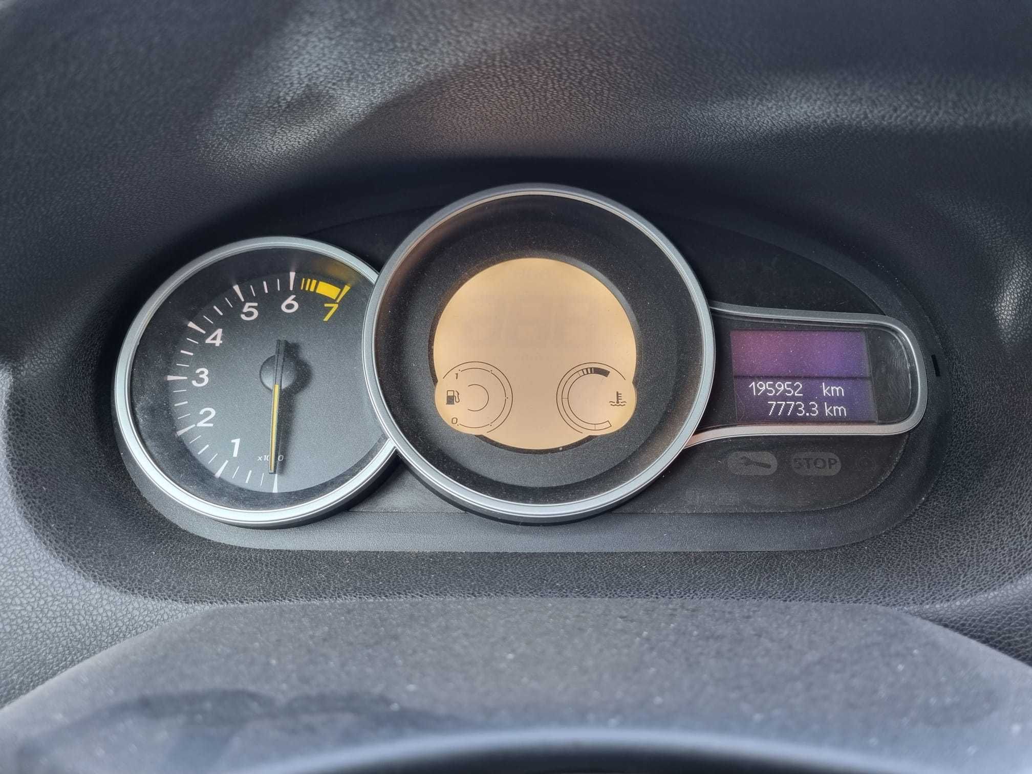 Renault Megane 2011 · 196 000 km · 1 598 cm3 · Benzina