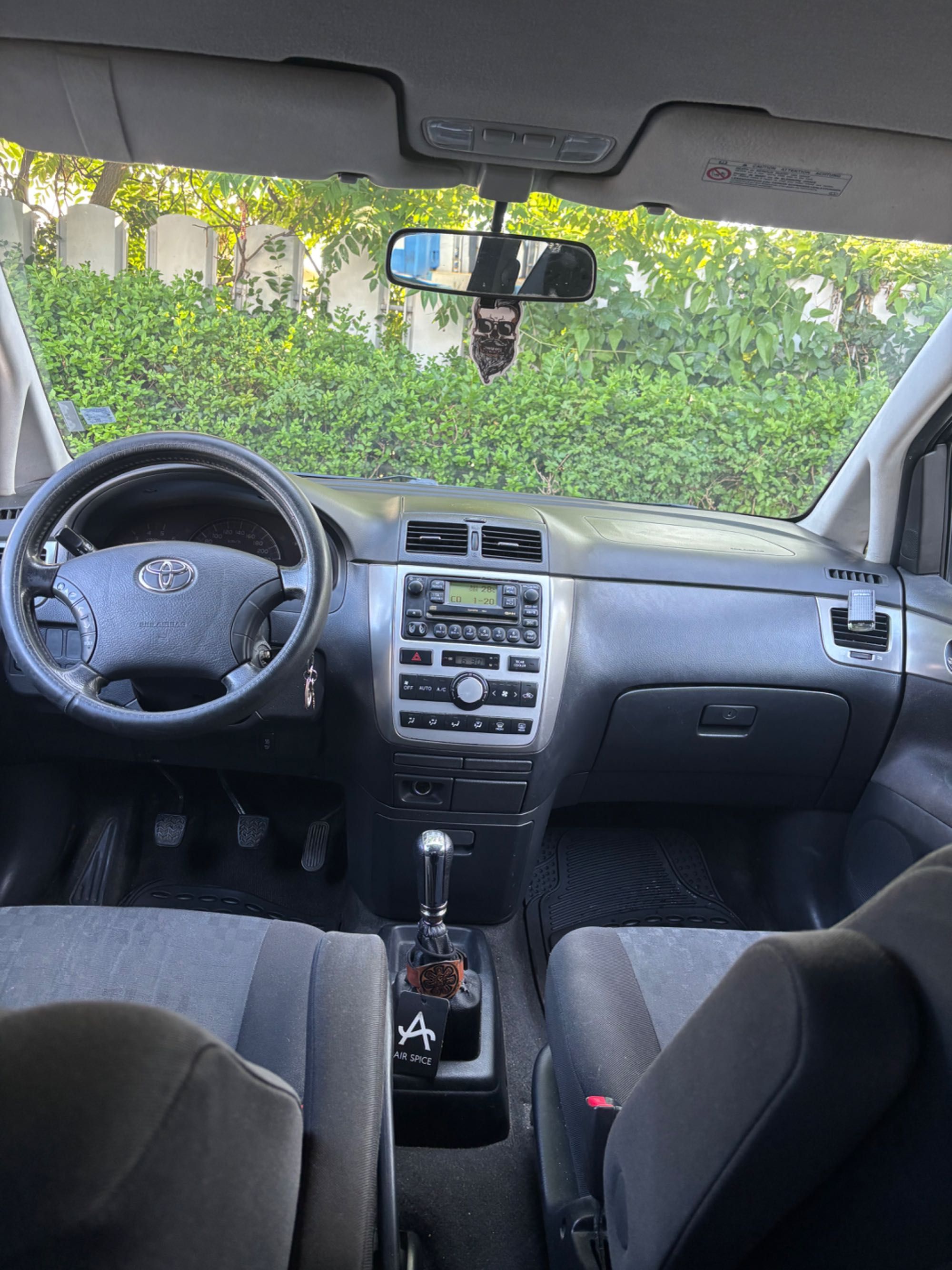 Toyota Avensis Verso
