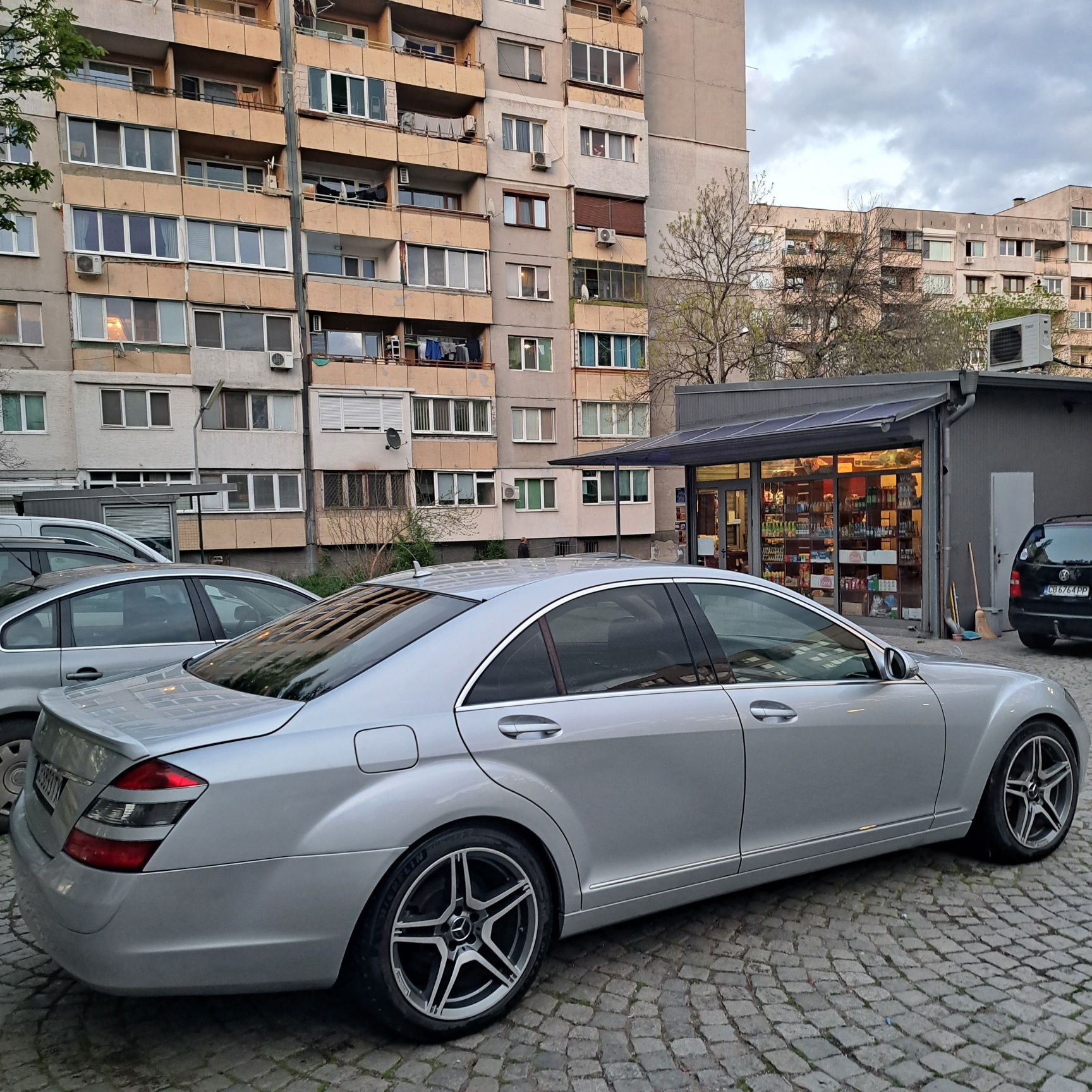 Mercedes320 4matik Distronik podgrev obduhvane predna i zadna kamera