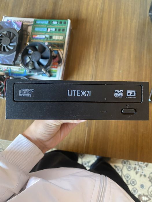 4xRam3xKuler2xVdkarta1xDiskovod