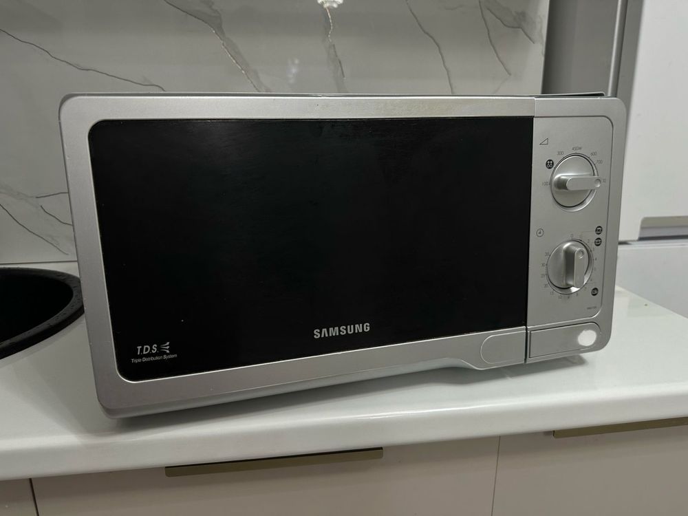 Продам микровалновку Самсунг в ОТС