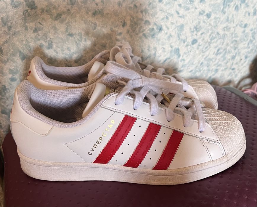 Кроссовка  Adidas Суперстар Москва