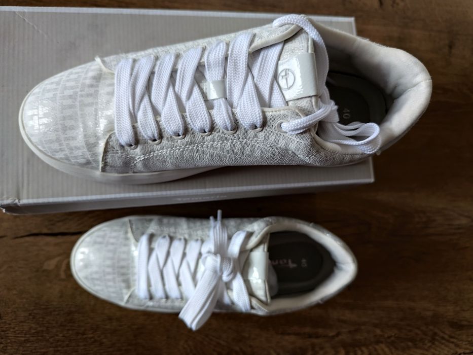 Tamaris Essentials бели кецове