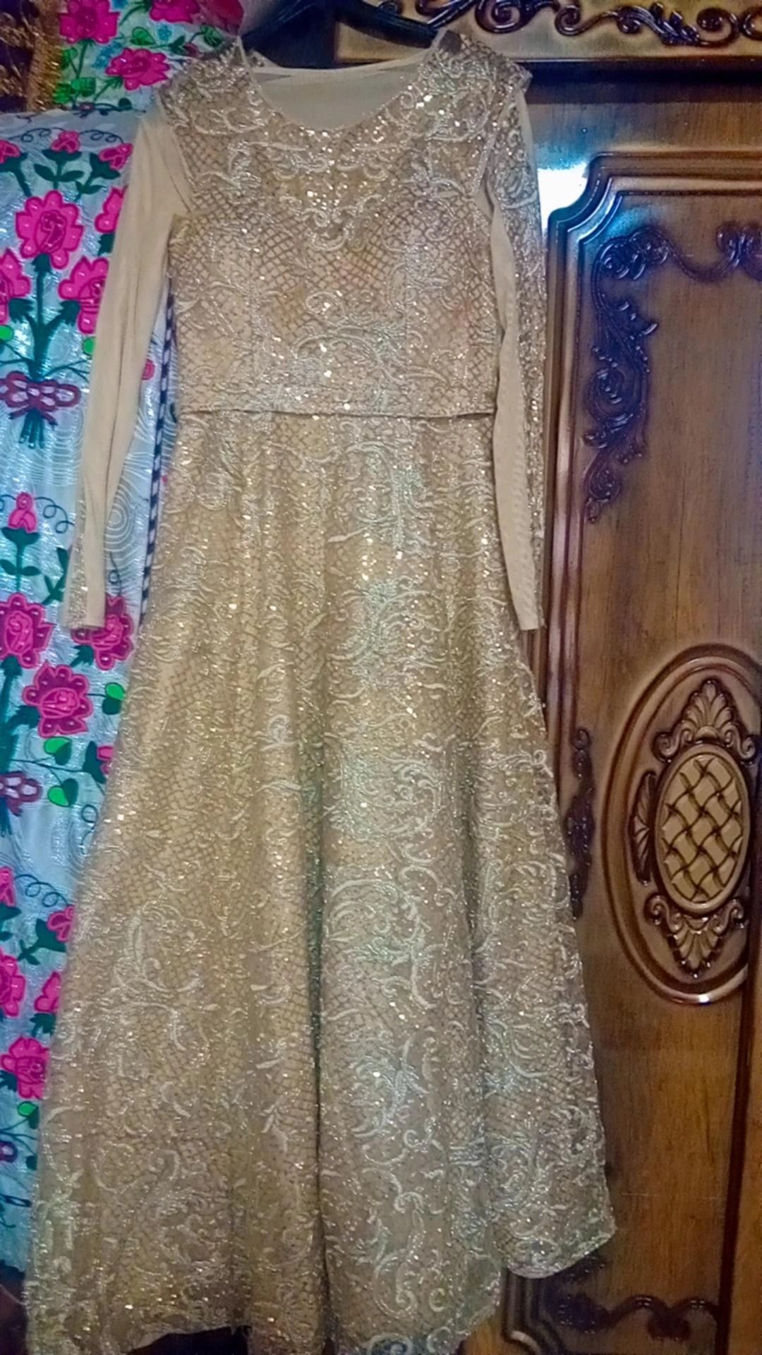 Vecherniy kuylak razmer 48 2 marta kiyilgan