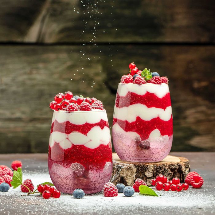 Set de 2 pahare de vin fara picior capacitate 500 ml fiecare roz