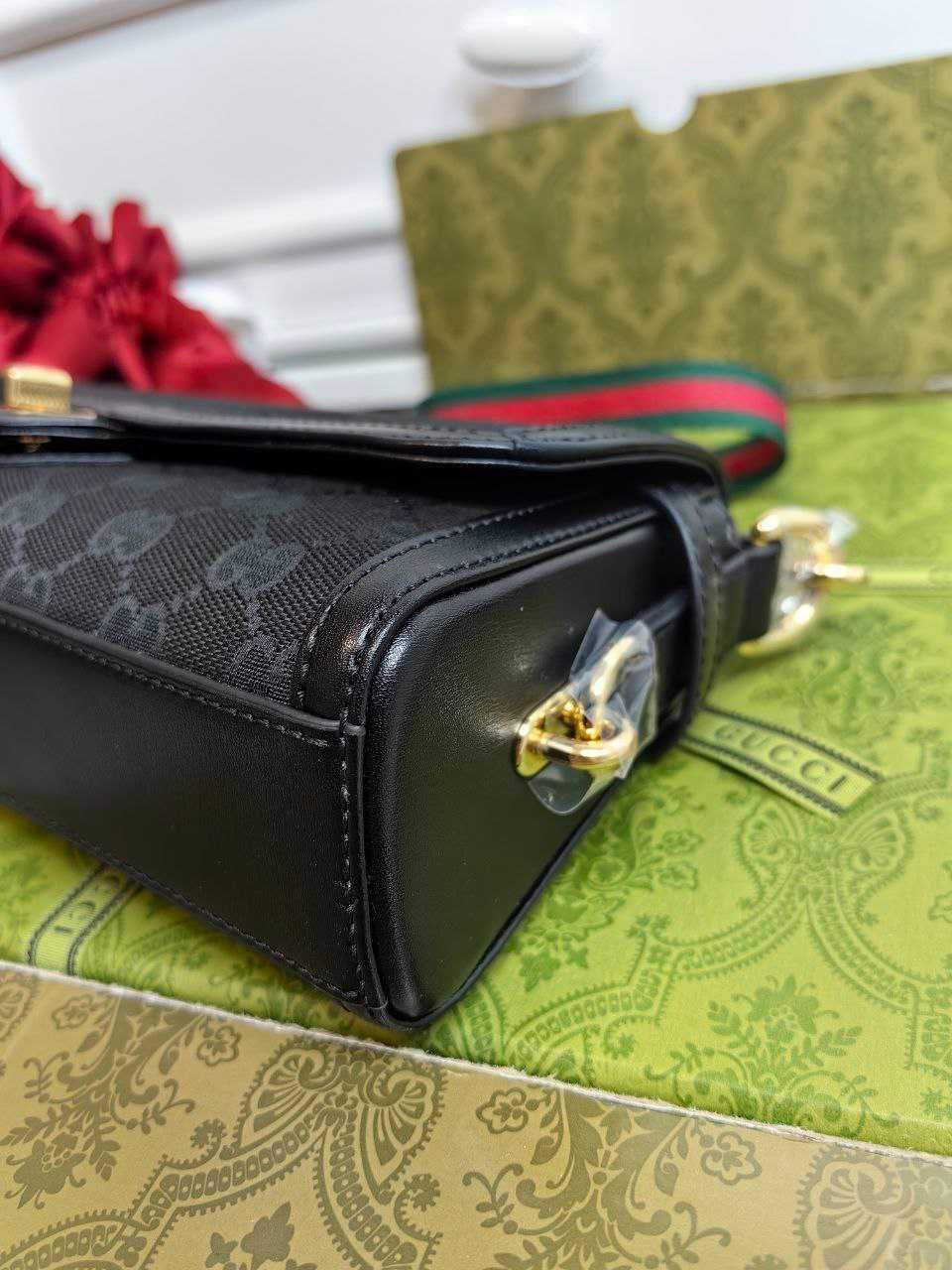 Дамска Чанта Gucci Luce Ssmall SHOULDER Bag 100% Leather