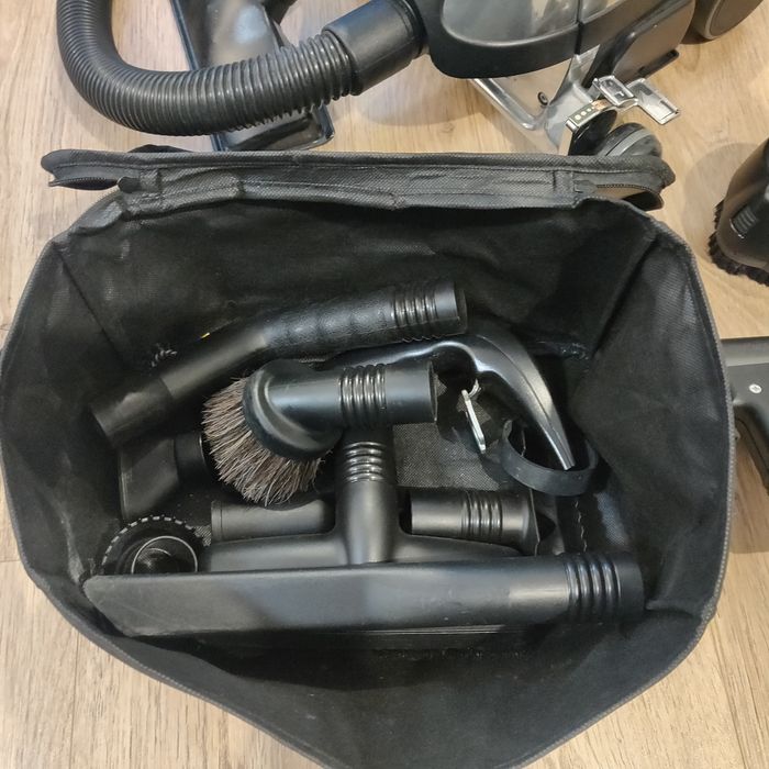 Vând aspirator Kirby Avalir 2