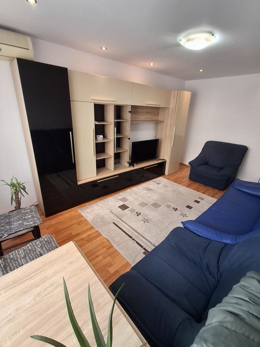 Închiriez apartament 2 camere decomandat Micro 17