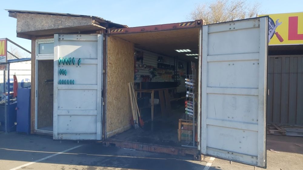 Продаются два соединённых 40-тонных контейнера!