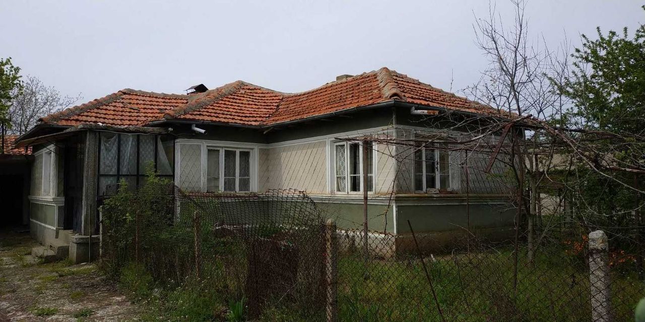 Продава се Къща в с. Генерал Кантарджиево, Област Варна - 120 кв.м за 475 €/кв.м - Снимка #2