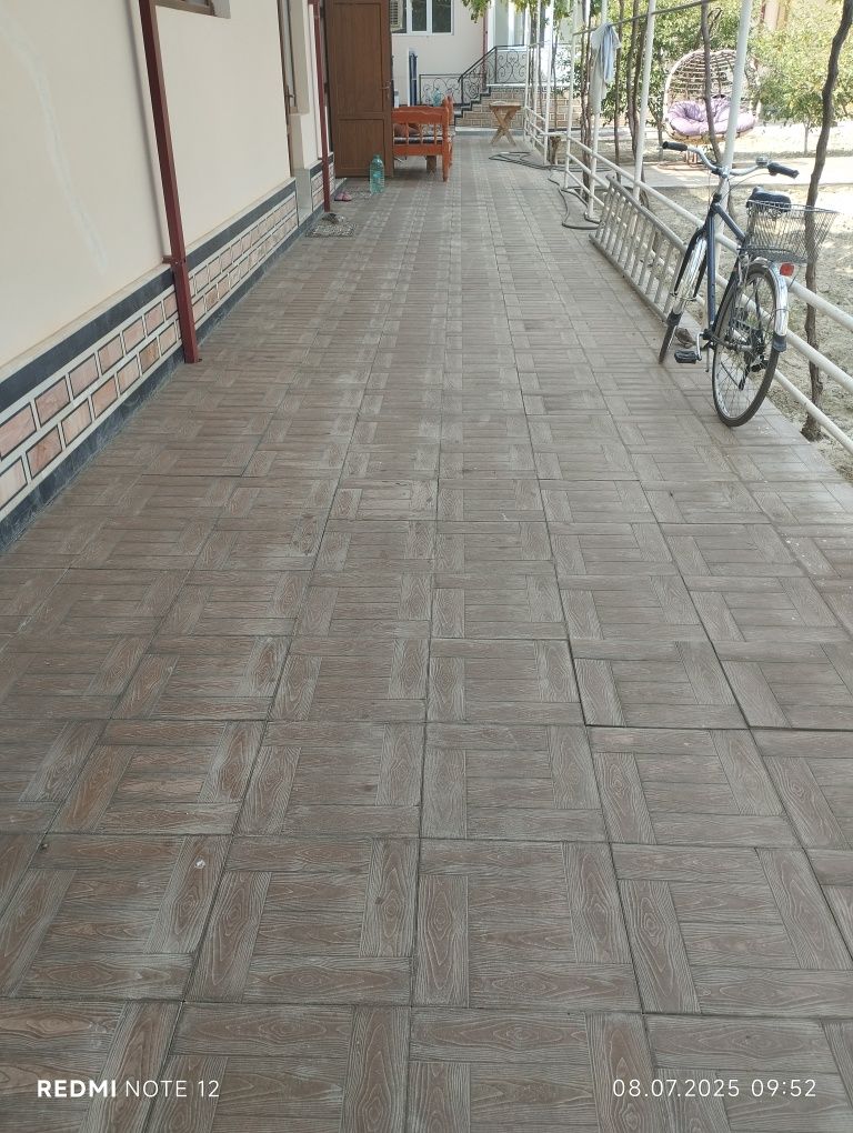 Burschatkalar 300 kvadrat joiga terilgan narxini kelishtirib beramiz