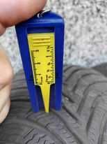 4 бр. Зимни Гуми Michelin 205/60/16, 5-5,5 мм.