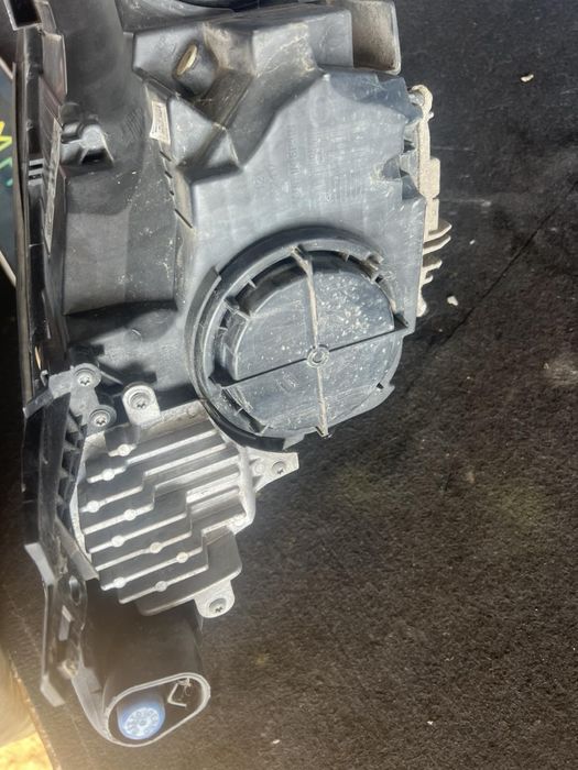 Оригинални фар,фарове за Инфинити Кю30 Infiniti Q30