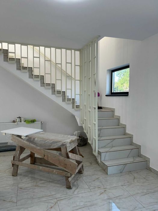 Spațiu Comercial Modern de Închiriat - 240 mp Utili, 3 Etaje, DJ248