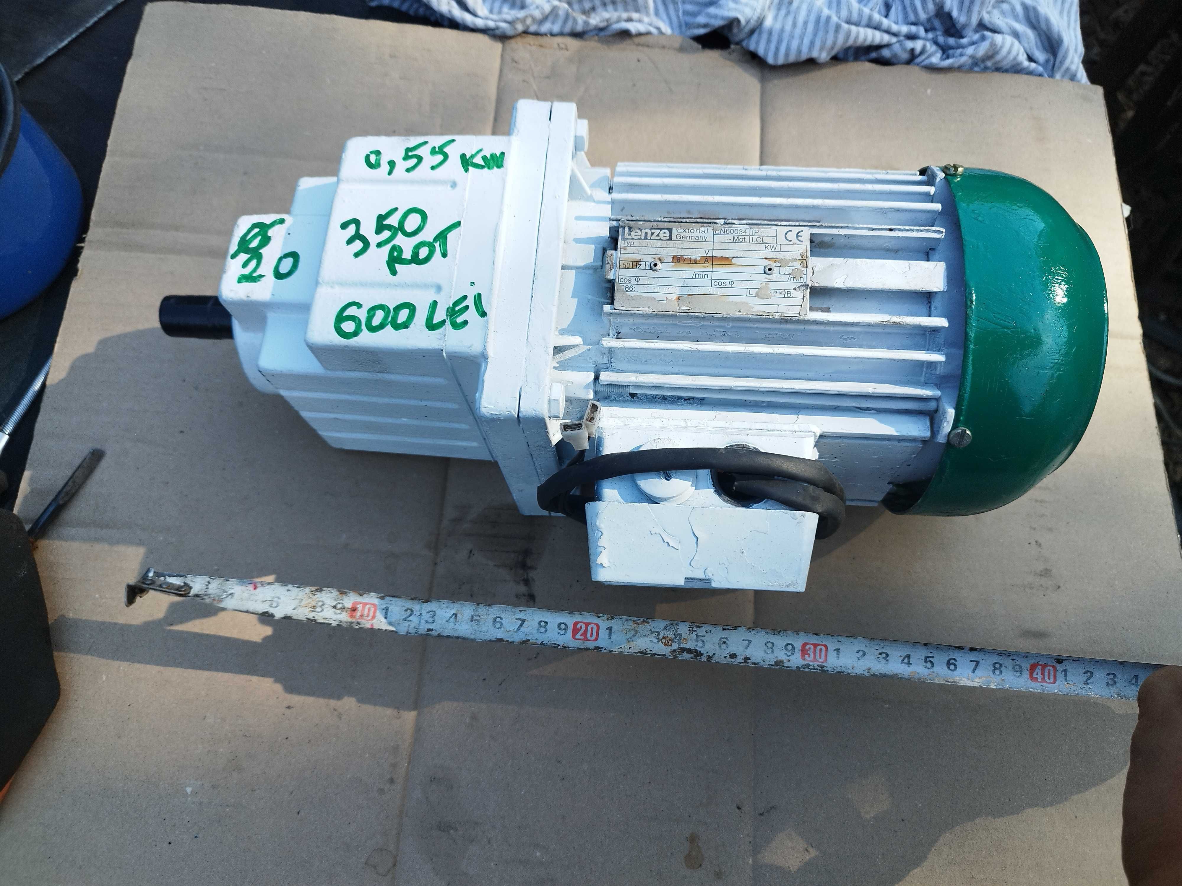 Reductor cu motor 350 rotații 0,55 kw