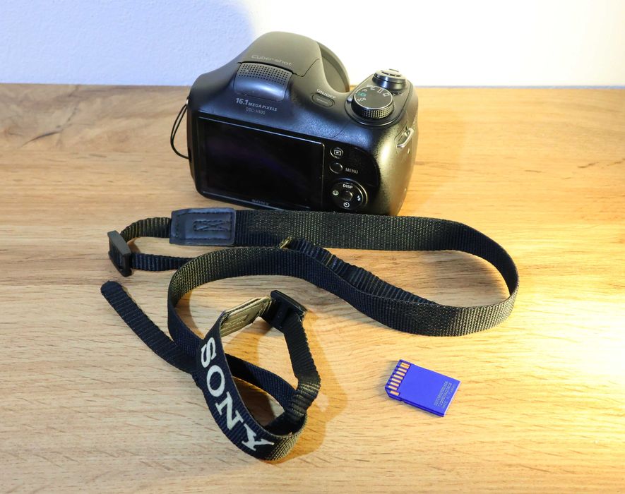 Sony DSC H-100 (camera foto Bridge cu zoom optic 21 X)