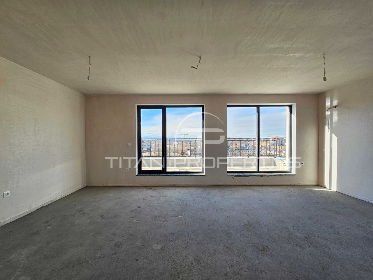 Продава се Тристаен апартамент в Пловдив, Беломорски - 111 кв.м за 1488 €/кв.м - Снимка #1