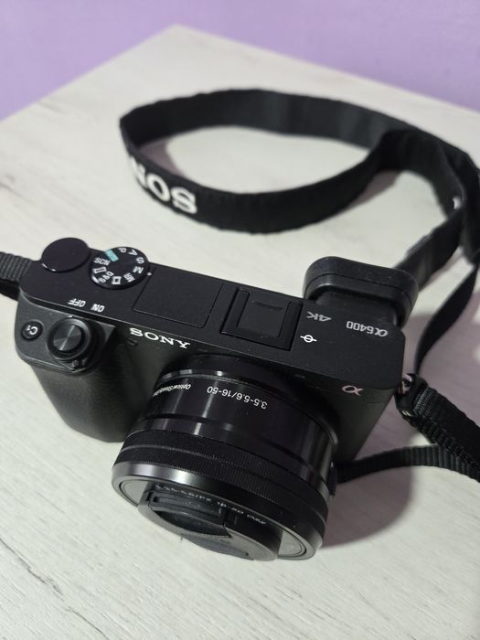Фотоапарати Canon 77d и Sony A6400