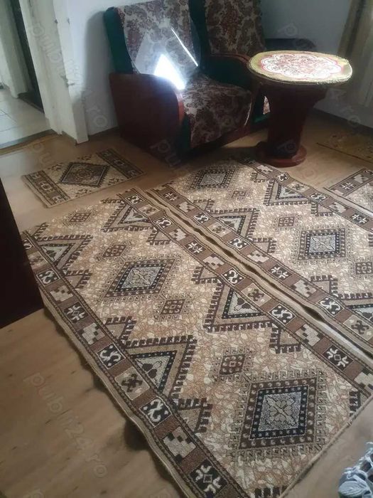vând 7 carpete diverse dimensiuni in stare buna, curate
