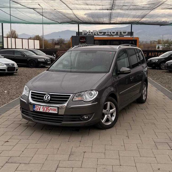 VW TOURAN 2.0 diesel // 2010