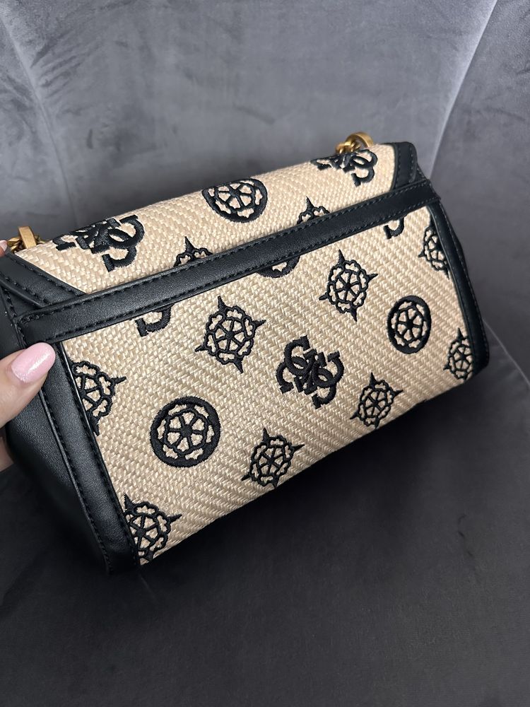 Чисто нова чанта Guess Katey