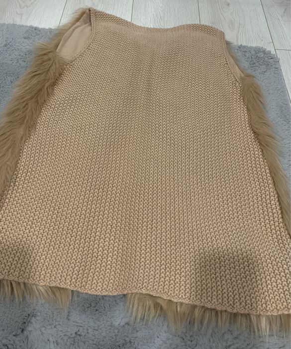 Vesta tricot cu blanita